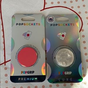 Set of two pop sockets